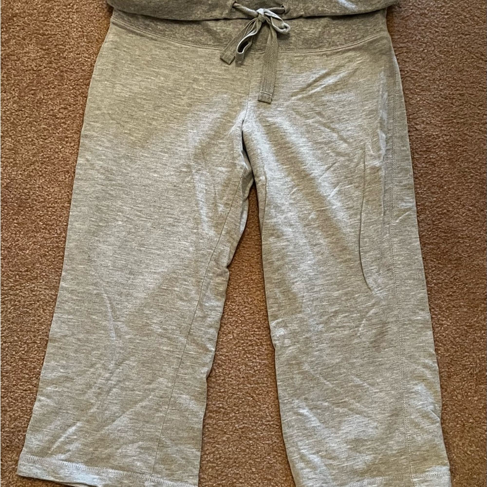 Grey short capris, sweatpants roll over waist with tie